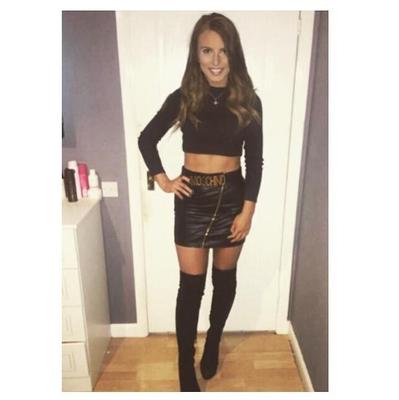 is this nn chav hot enough to be a model or just a hooker?