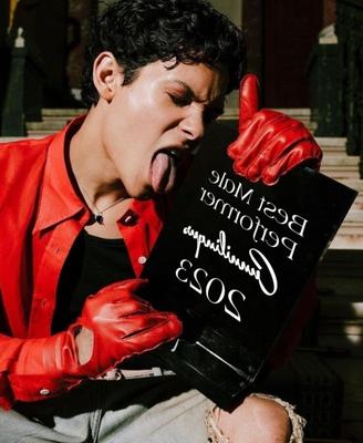 Omar Rudberg and his fans
