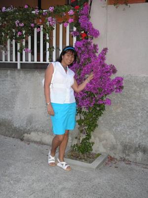 Cute mature brunette on vacation