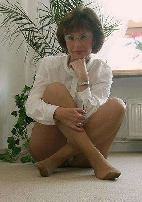 German mature in pantyhose