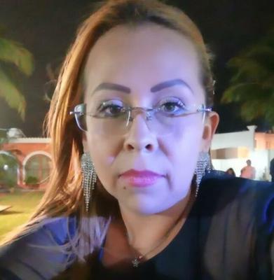 MUJERES ENCAMABLES ()
