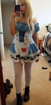 巨乳ゴス女アレックス