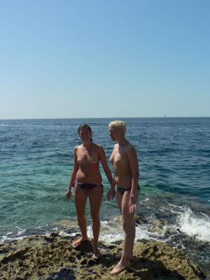 Deux amis amateurs en train de bronzer