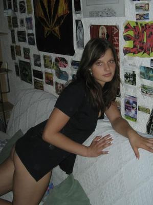 Adolescente alemã em seu quarto em Magdeburg (clássico)