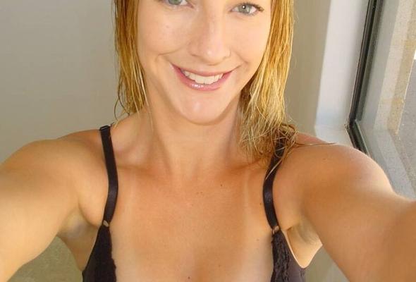 Pays-Bas, MILF blonde néerlandaise cherche des amants
