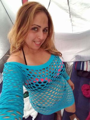 THIS BITCH IS HOT