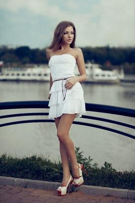 La puta modelo rusa Mary para recibir semen, subtítulos, comentarios y homenajes