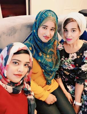 Muslim sisters