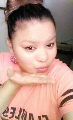 Bébé aime Stacey (Autochtone / Navajo)