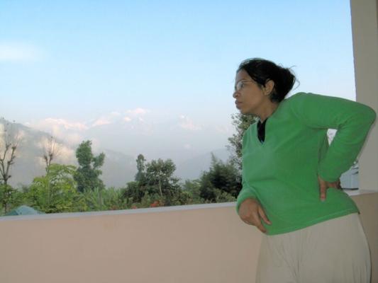 Femme indienne amateur s'exhibant dans l'Himalaya