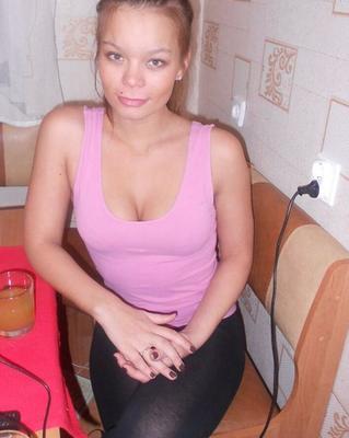 ロシア人志望者が亀裂を見せて頭を下げる
