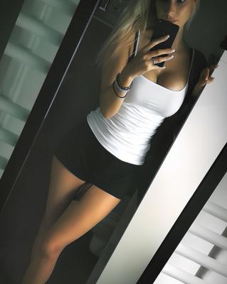 Garota loira alemã sexy chamada Lisa