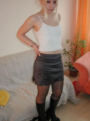 Sandra german teen in Pantyhose (Sofa)