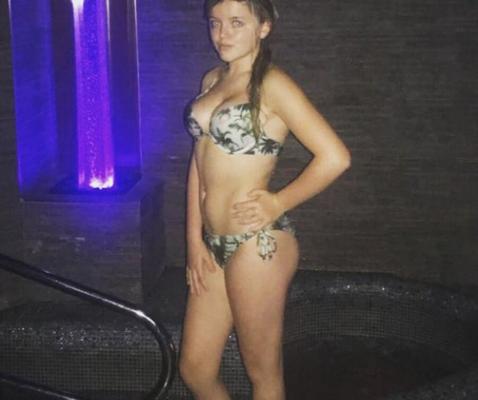 BUSTY SLAG CHLOE MARIE