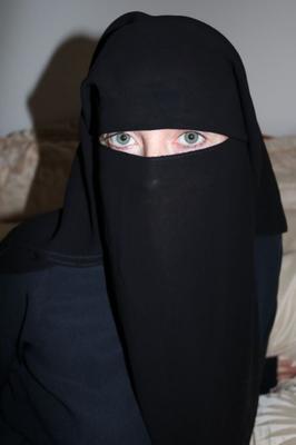 Burka-Mädchen Niqab-Strümpfe und Hosenträger