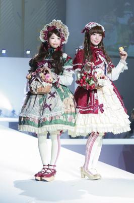 défilé de mode gothique lolita