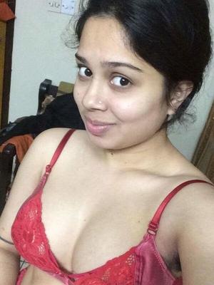 femme au foyer indienne nue selfie petit ami