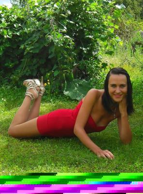 Amateur Brunette Posing In Suntan Tights