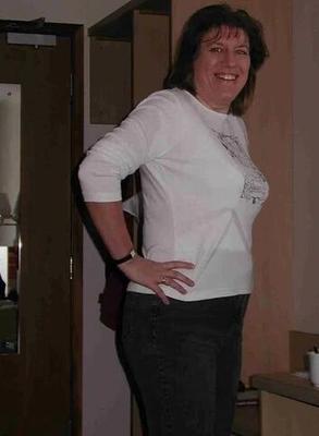 La salope britannique Jane Ford se montre sur Internet