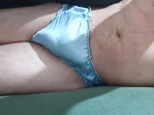 Culotte en satin bleu clair