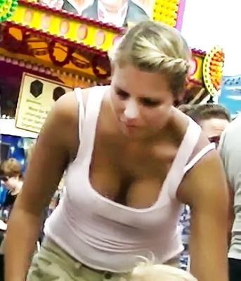 candid big bobbies blondiein shorts