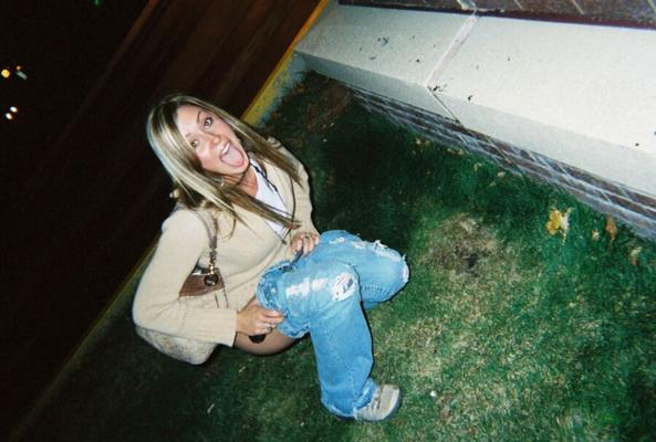 Peeing Outdoor & Indoor 64 PIC DUMP