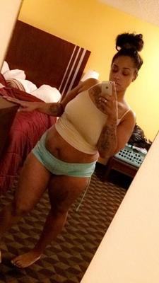Grande escorte bbw latina afro-américaine potelée et chaude