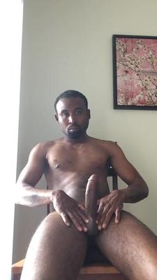Desnudo con una polla dura