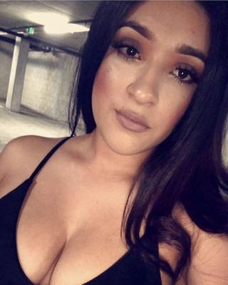 Lorena aux gros seins