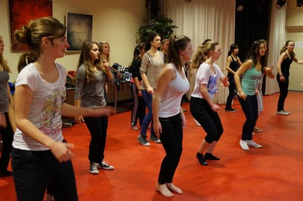 Cours de danse aux gros seins