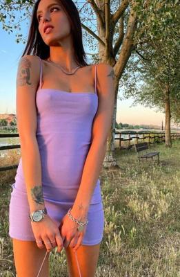 イタリアの美人ふしだらな女が見事な体を披露