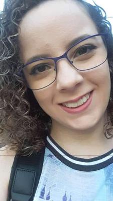 Natacha, fille brésilienne, face à sperme