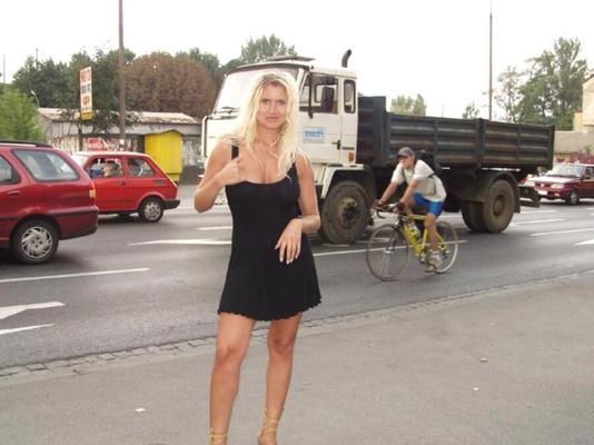 Blonde polonaise dans les rues