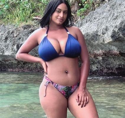 Amateur aux gros seins