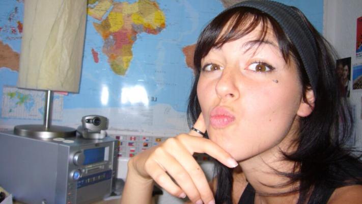 フランス人ふしだらな女が露出