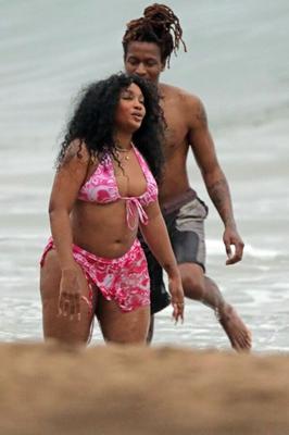 Solana Imani Rowe (SZA) / American Singer