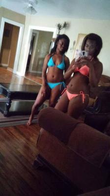 Chicas de ébano en bikini