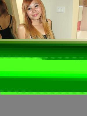 Jeune Thaimaedchen bieten sich an...