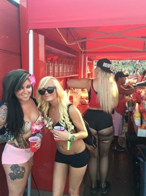 Putas, strippers y otros