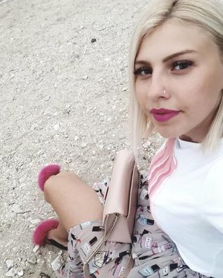 Napaljena plavuša