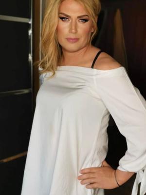 Die deutsche Crossdresser-Schönheit Sonja Kroger