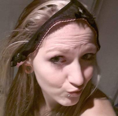 stupide adolescente allemande Xenia