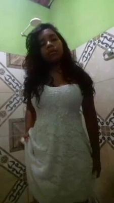 DONNA PUTA MUCHACHITA