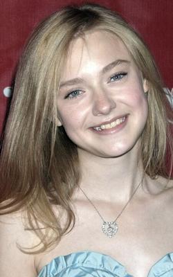Dakota Fanning / American Actress #