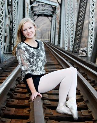 Teen ballerina Kenzie graduating in pantyhose