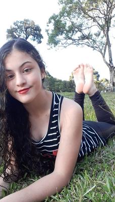 Semelles de pieds d'adolescent mignonnes