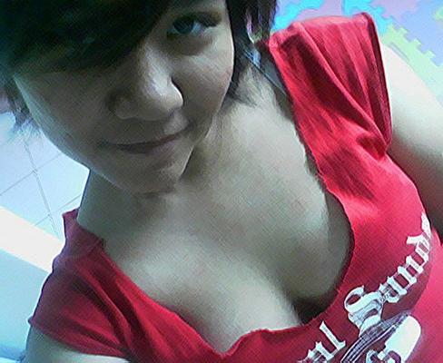 巨乳の若いインド人女