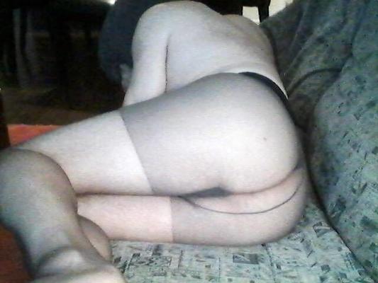 Sissy Susan en collants et string
