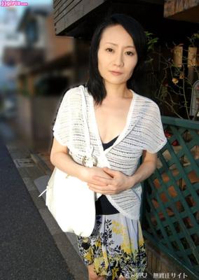 Housewife Atsuko