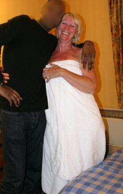 Dee a Uk cuckoldress